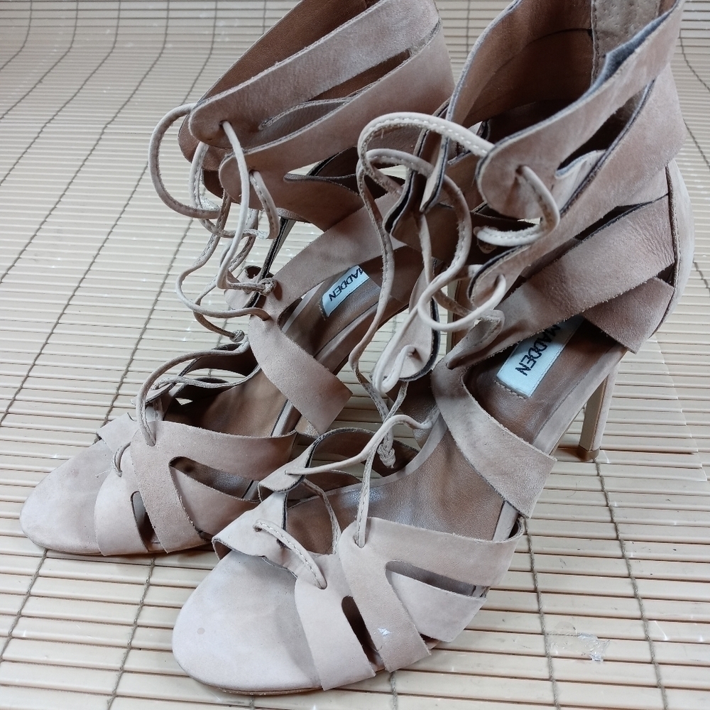 Steve Madden women's gladiator sandal. Brown leather. Lace. 4" stiletto heel. Sz